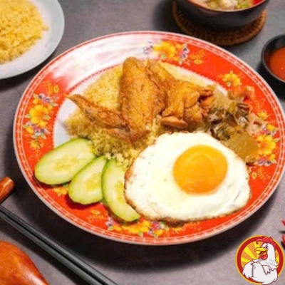 CƠM CÁNH GÀ + ỐP LA